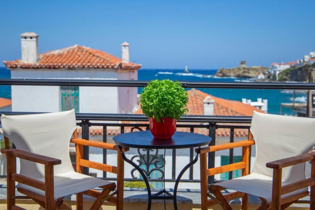 דירות Seaview Stylish Flat In Andros - Walk To Beach מראה חיצוני תמונה